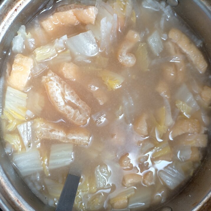 白菜と大根と油揚げの味噌汁